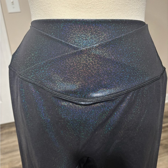 POPFLEX Holographic Black Leggings - Picture 2 of 4